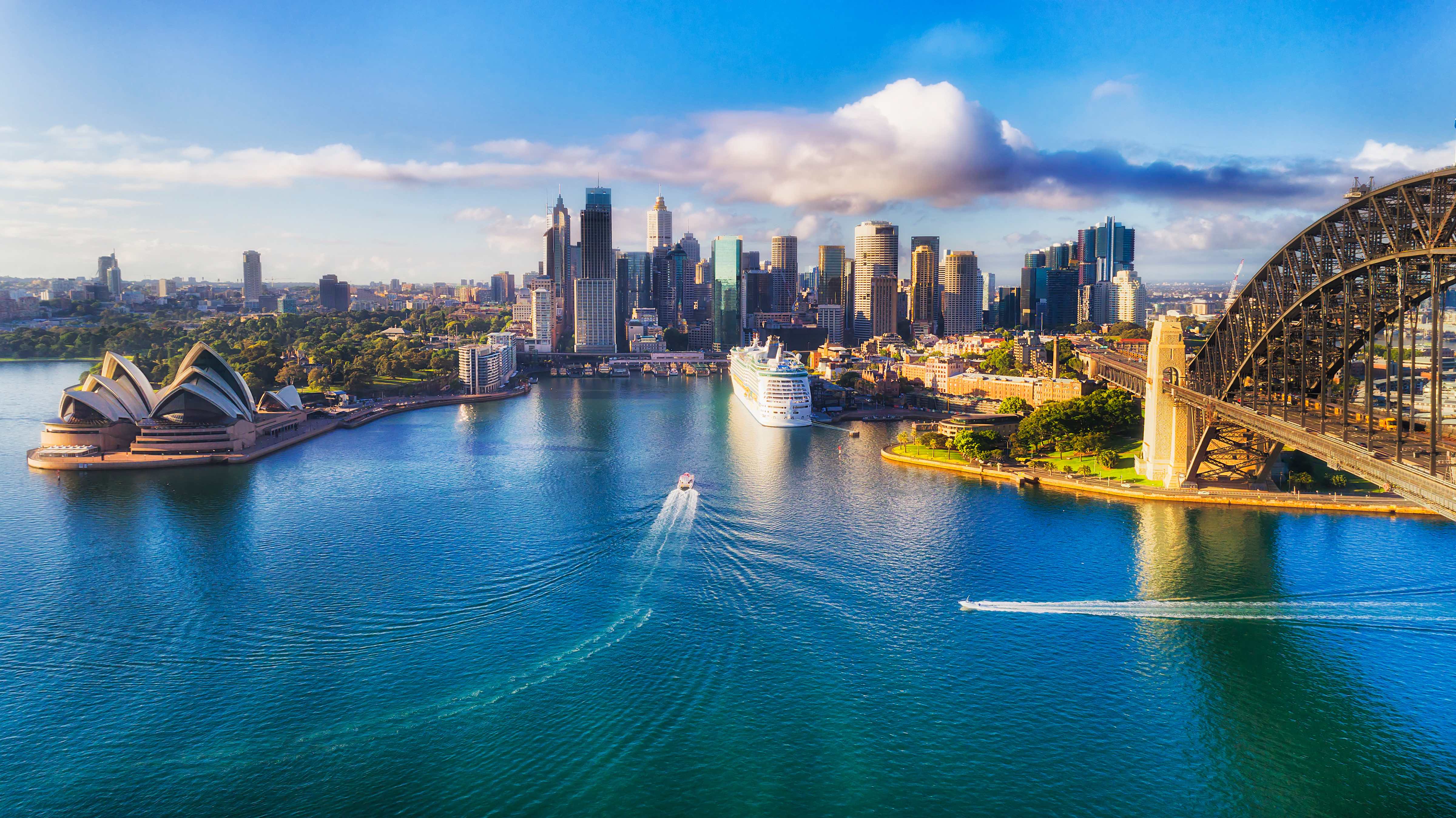 Book cruises to Australasia Online And Save