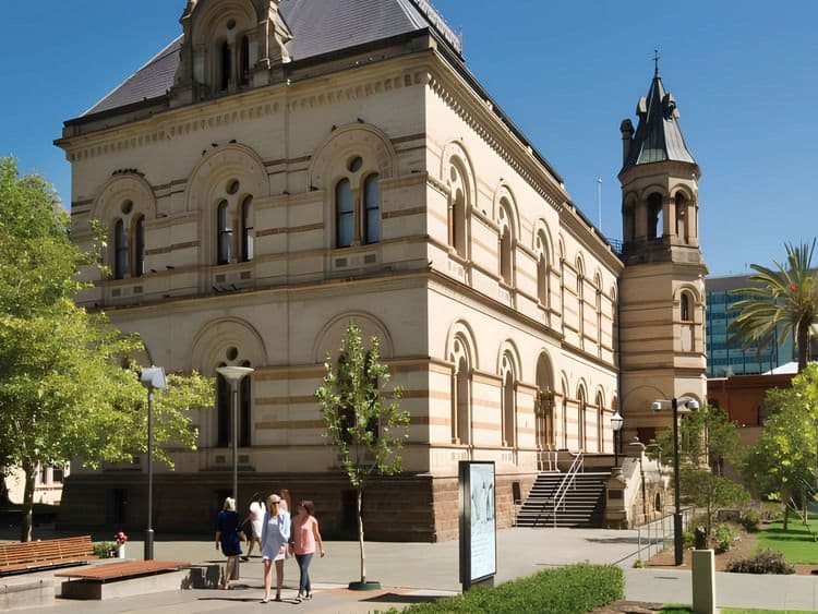 Adelaide Gardens & Museums (A Small-Group Tour)