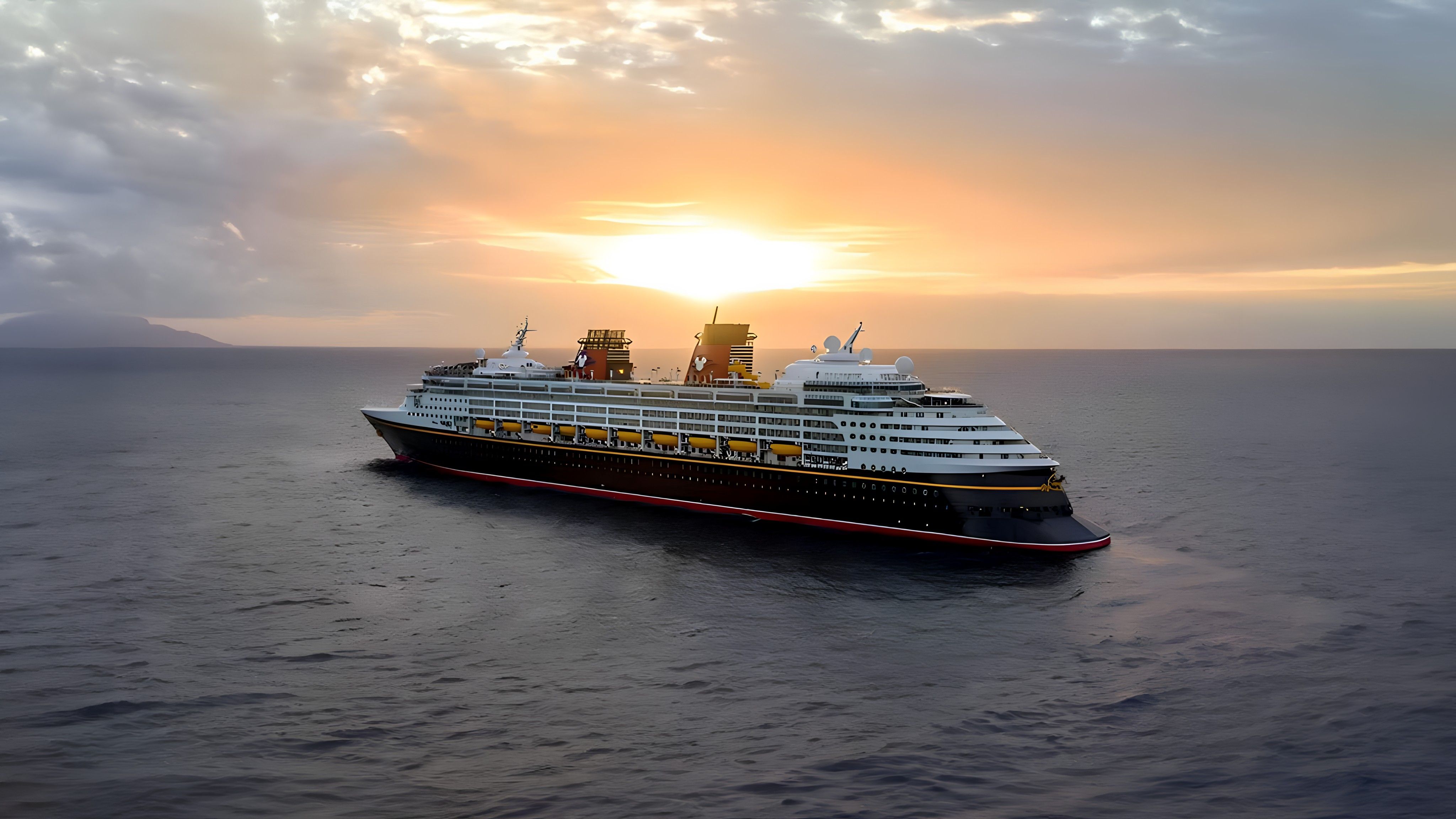 Disney Wonder cruise ship