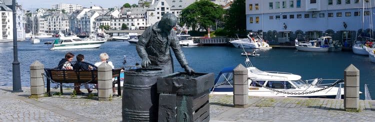 A Walk Through Alesund & Coffee