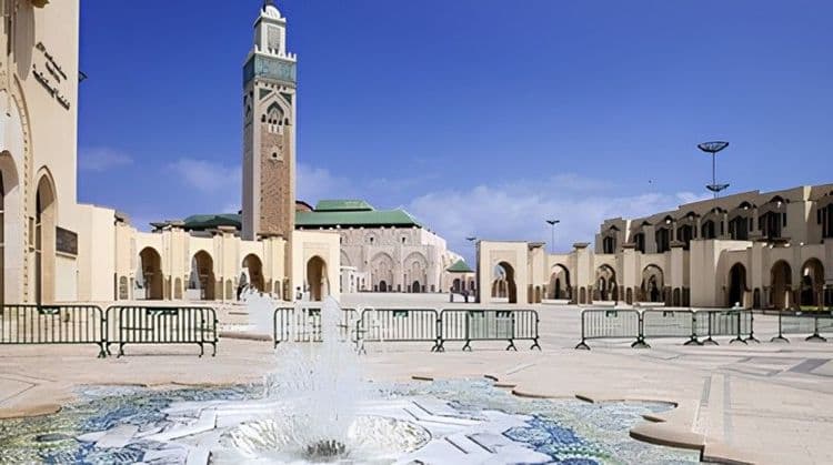 Transfer to Hassan Mosque, Marrocco Mall and Grand Bazar