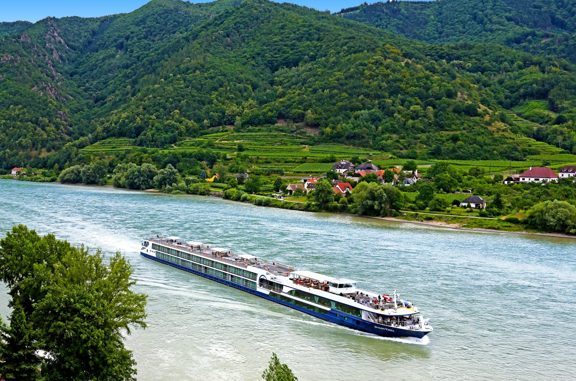 Avalon Vista cruise ship
