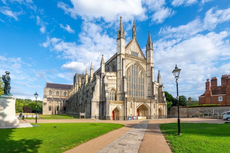 Winchester’s Wonders (and onward to Heathrow)