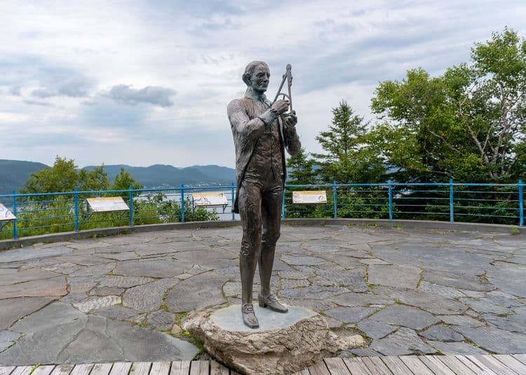 Captain Cook Monument & Old Man In The Mountain