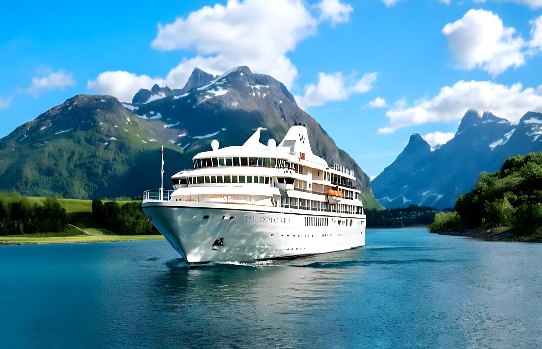 Star Explorer cruise ship